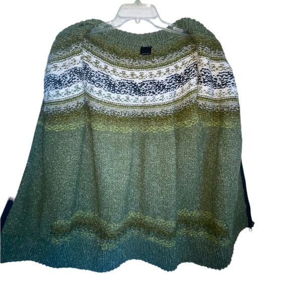 Otavalo Native American Wool, full zip Sweater. Size Medium- see measurements. - Picture 7 of 10